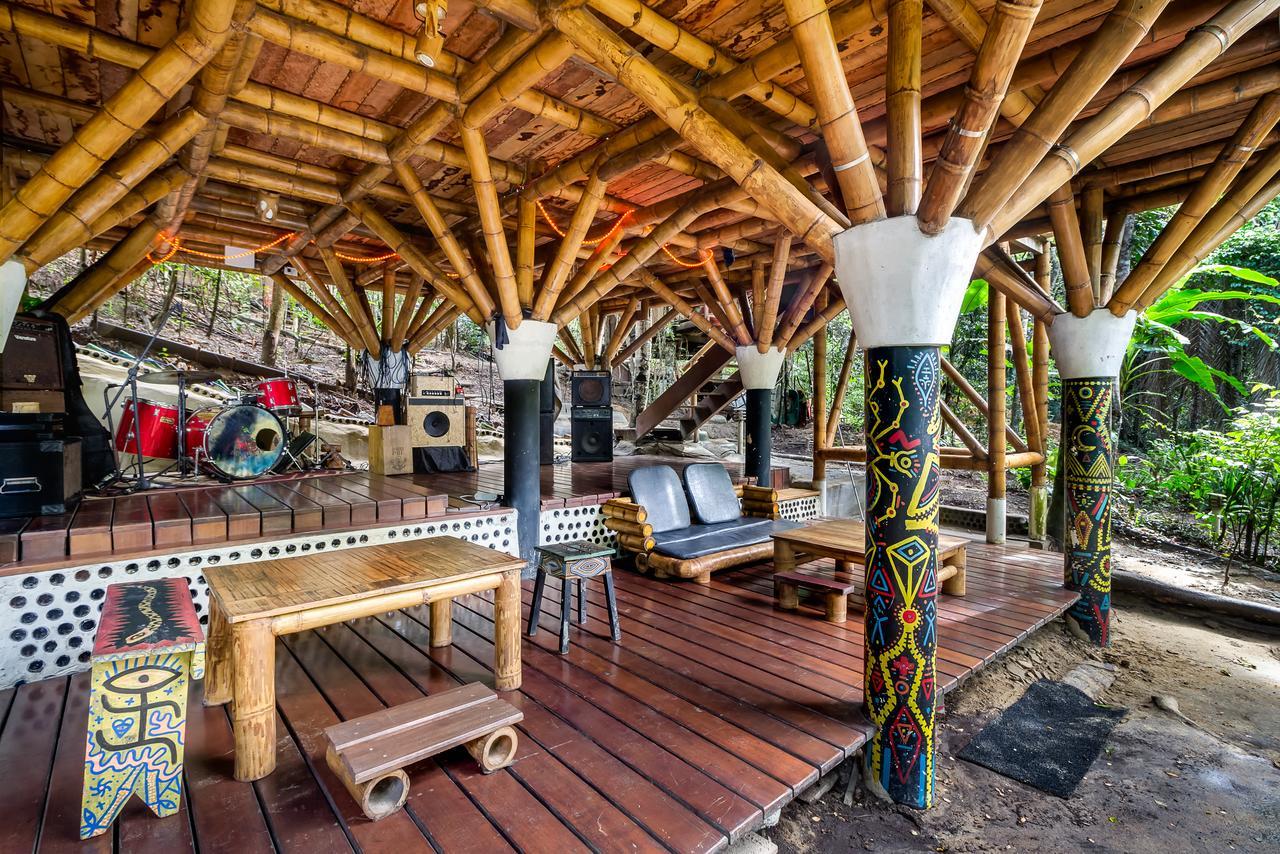 Universo Pol Bamboo Hostel Морро-де-Сан-Паулу Экстерьер фото