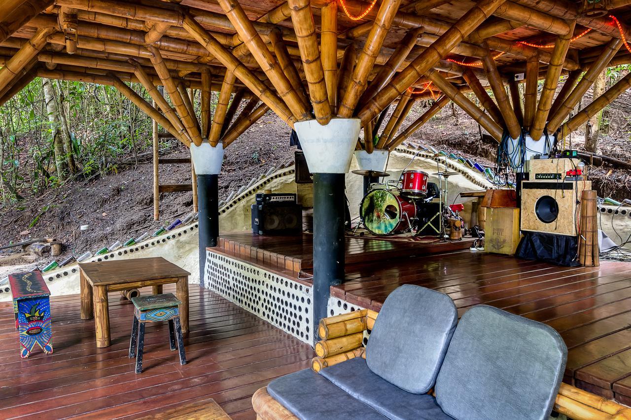 Universo Pol Bamboo Hostel Морро-де-Сан-Паулу Экстерьер фото