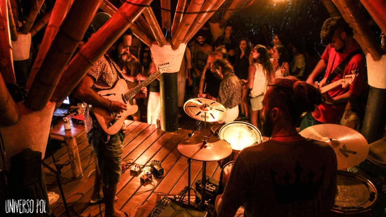 Universo Pol Bamboo Hostel Морро-де-Сан-Паулу Экстерьер фото